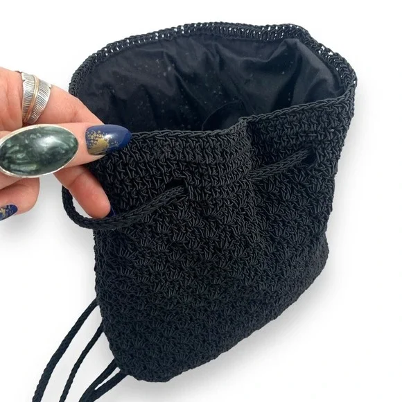 Vintage 90's FRANKIE AND JOHNNIE black woven macrame mini slouch backpack - Picture 7 of 11